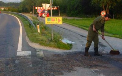 16.07.2009 Ölspur Baggersee