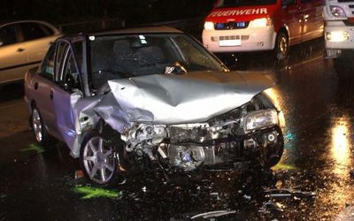 25.08.2012 Verkehrsunfall Kreuzung Starmovie