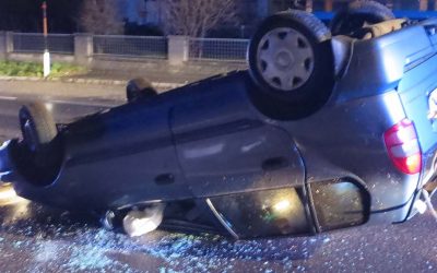 29.11.2015 Aufräumarbeiten nach Verkehrsunfall