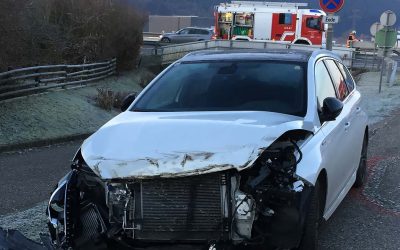 30.11.2016 Aufräumarbeiten nach Verkehrsunfall