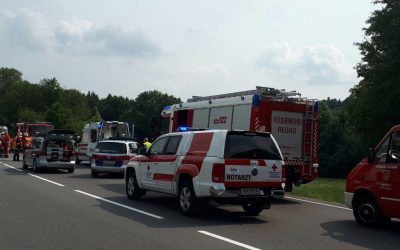 01.06.2017 Verkehrsunfall mit eingeklemmter Person
