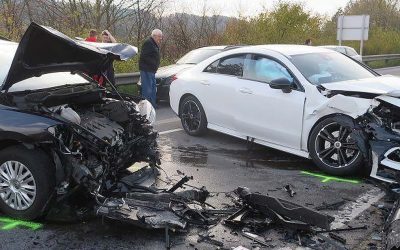 08.11.2019 Aufräumarbeiten nach Verkehrsunfall auf B145