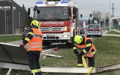 17.04.2021 Aufräumarbeiten nach Verkehrsunfall