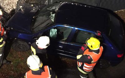 11.12.2016 Aufräumarbeiten nach Verkehrsunfall