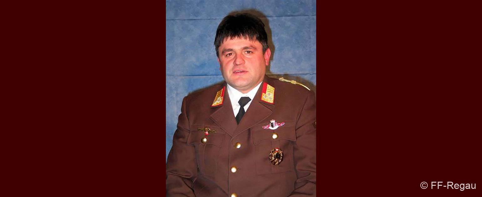 Bezirkskommandant-Intro