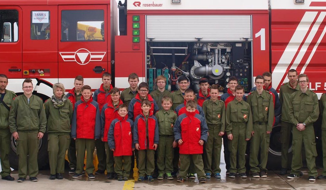 19.04.2014 Besuch bei der Flughafenfeuerwehr in Hörsching