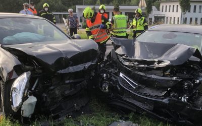 21.06.2021 Aufräumarbeiten nach Verkehrsunfall nach Frontalkollission
